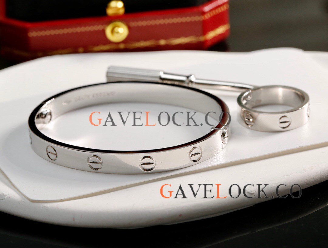 Gift sets -Cartier Love Silver Bangle and Ring Wide For Sale Gift sets -Cartier Love Silver Bangle and Ring Wide For Sale